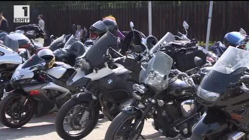 ДРУГИТЕ НОВИНИ: Мотори и кемпери с летни правила