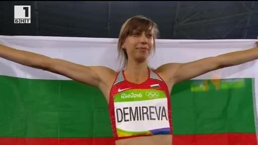 ДРУГИТЕ НОВИНИ: Преброяване на снежинките и отличниците