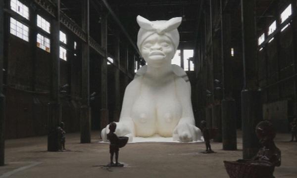 Сфинкс направен от тонове захар