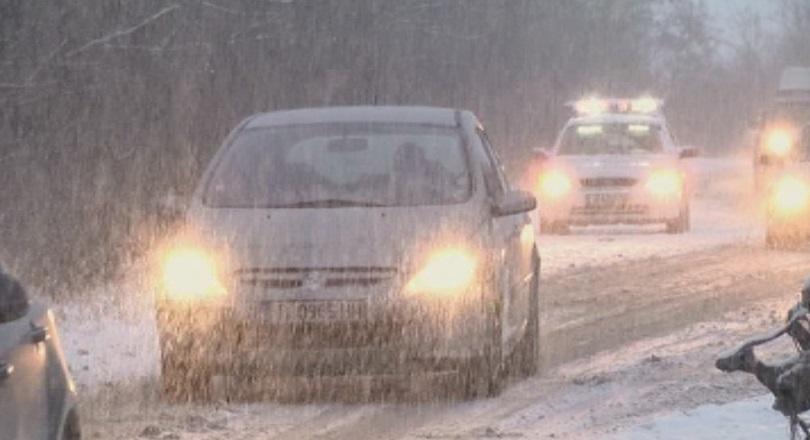 Шефът на АПИ: Усложнена е пътната обстановка в страната